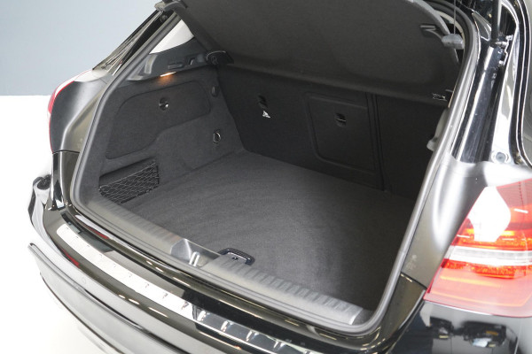 Mercedes-Benz GLA 200 Premium Plus AMG pakket | Leder | Sportstoelen | Camera | Navigatie | Unieke km-stand