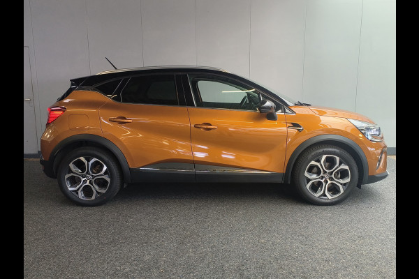 Renault Captur 1.6 E-Tech Plug-in Hybrid 160 Intens uit 2022 Rijklaar + 12 maanden Bovag-garantie Henk Jongen Auto's in Helmond,  al 50 jaar service zoals 't hoort!