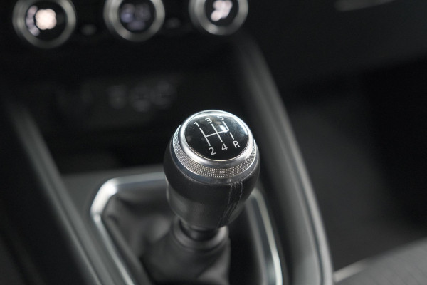 Renault Clio TCe 100 Intens | Navigatie | Apple Carplay | Parkeersensoren