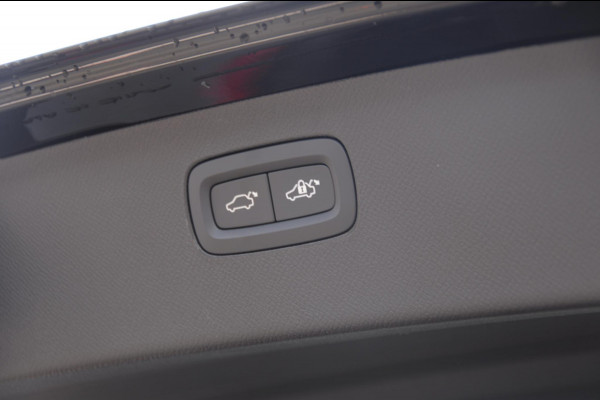 Volvo XC90 T8 455PK Recharge AWD Ultra Dark Long range / Luchtvering / Bowers & Wilkins/ Polestar Tuning / HEICO verlaging / Trekhaak / Head-up display / Stoelverwarming en ventilatie / Massagestoelen / Memory seats / Adaptive cruise control / 360 Camera /