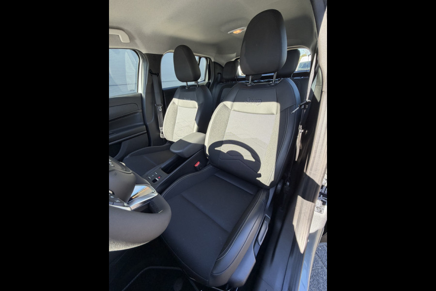 Jeep Avenger 100pk Altitude (Camera - Keyless Entry - Adaptieve Cruise Controle - Elektrische Klep - JBL - LED - 17"incl 4S - Automatische Ai