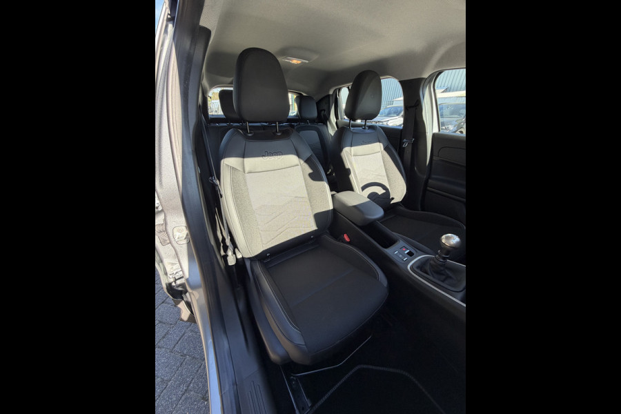 Jeep Avenger 100pk Altitude (Camera - Keyless Entry - Adaptieve Cruise Controle - Elektrische Klep - JBL - LED - 17"incl 4S - Automatische Ai