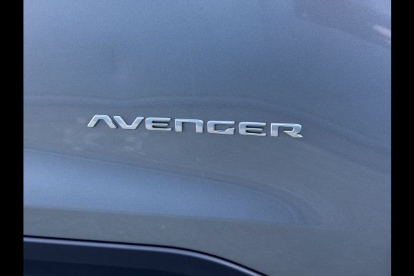 Jeep Avenger 100pk Altitude (Camera - Keyless Entry - Adaptieve Cruise Controle - Elektrische Klep - JBL - LED - 17"incl 4S - Automatische Ai