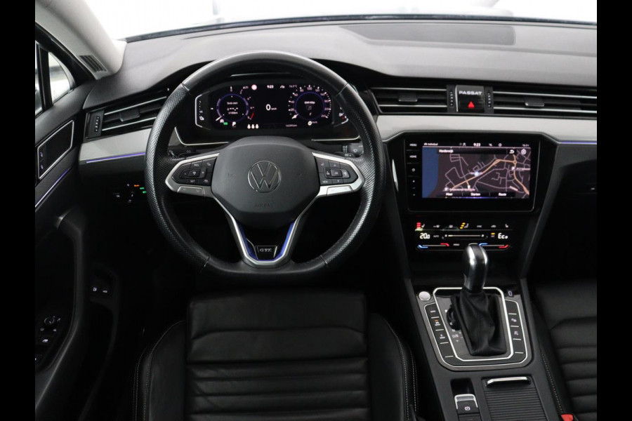 Volkswagen Passat 1.4 TSI PHEV GTE | Panoramadak | Nappleder | Stoelverwarming | Trekhaak | 360 Camera | Adaptive cruise | Virtual Cockpit | Matrix LED | Carplay | Navigatie | Plug In