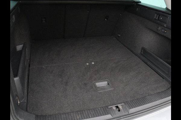 Volkswagen Passat 1.4 TSI PHEV GTE | Panoramadak | Nappleder | Stoelverwarming | Trekhaak | 360 Camera | Adaptive cruise | Virtual Cockpit | Matrix LED | Carplay | Navigatie | Plug In