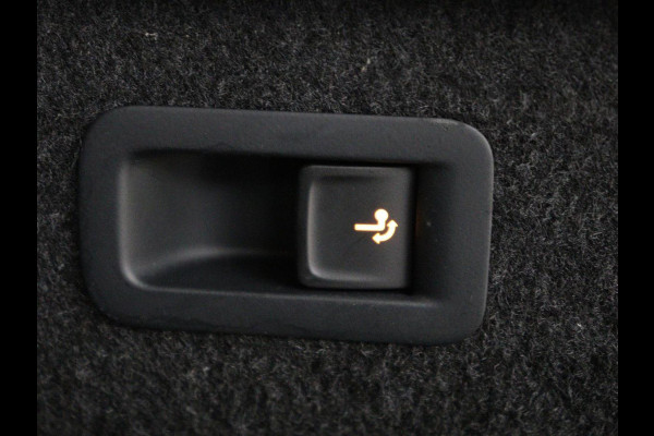 Volkswagen Passat 1.4 TSI PHEV GTE | Panoramadak | Nappleder | Stoelverwarming | Trekhaak | 360 Camera | Adaptive cruise | Virtual Cockpit | Matrix LED | Carplay | Navigatie | Plug In