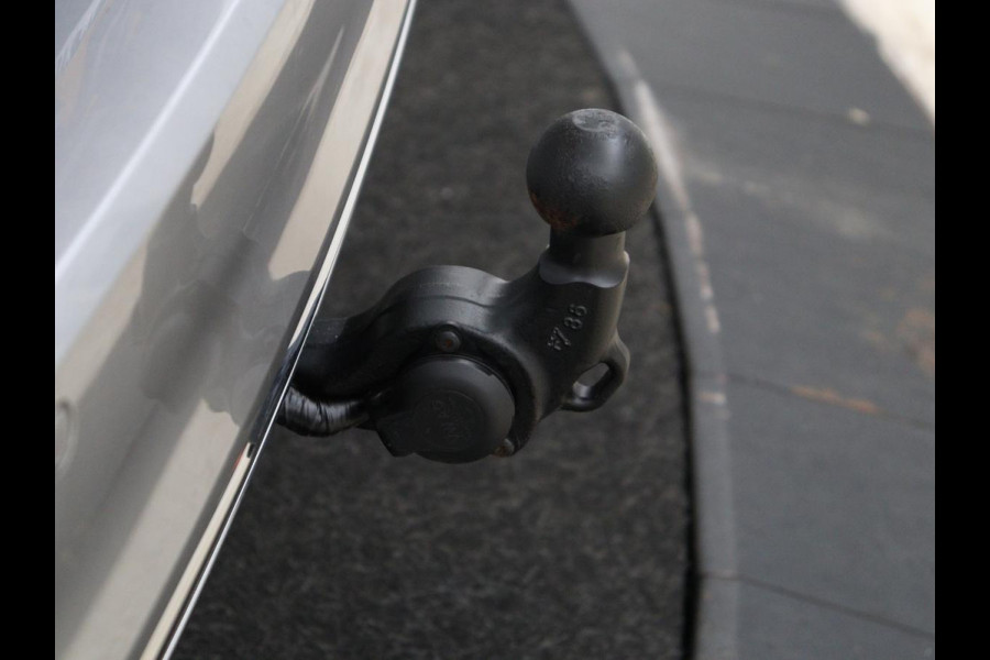 Volkswagen Passat 1.4 TSI PHEV GTE | Panoramadak | Nappleder | Stoelverwarming | Trekhaak | 360 Camera | Adaptive cruise | Virtual Cockpit | Matrix LED | Carplay | Navigatie | Plug In