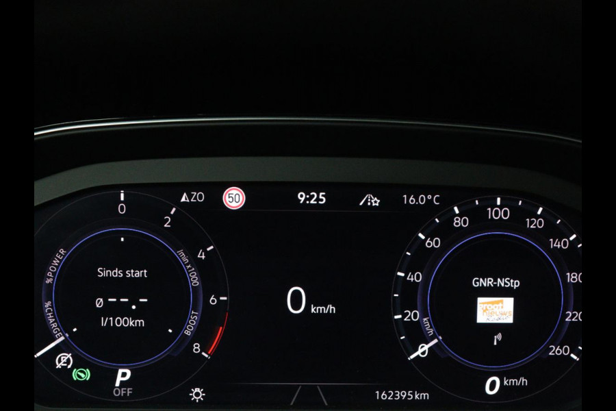 Volkswagen Passat 1.4 TSI PHEV GTE | Panoramadak | Nappleder | Stoelverwarming | Trekhaak | 360 Camera | Adaptive cruise | Virtual Cockpit | Matrix LED | Carplay | Navigatie | Plug In