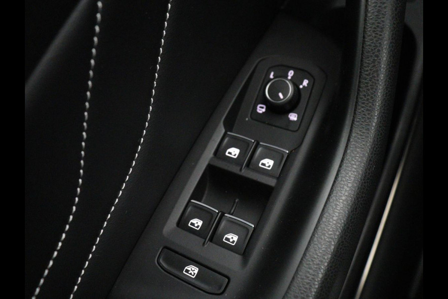 Volkswagen Passat 1.4 TSI PHEV GTE | Panoramadak | Nappleder | Stoelverwarming | Trekhaak | 360 Camera | Adaptive cruise | Virtual Cockpit | Matrix LED | Carplay | Navigatie | Plug In