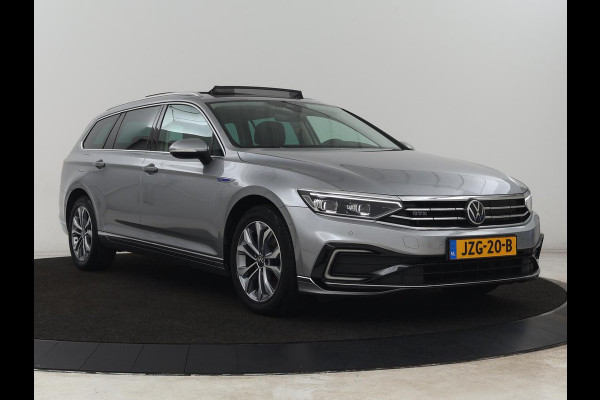 Volkswagen Passat 1.4 TSI PHEV GTE | Panoramadak | Nappleder | Stoelverwarming | Trekhaak | 360 Camera | Adaptive cruise | Virtual Cockpit | Matrix LED | Carplay | Navigatie | Plug In