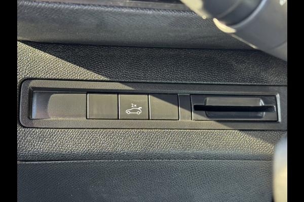 Peugeot 3008 1.2 PureTech GT Line - Panorama dak I Navigatie / Apple CarPlay I Airco I 1/2 Leer I Sport pakket I Dealer onderh.