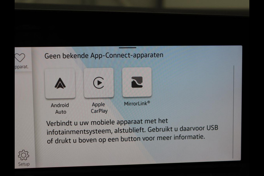 Volkswagen Golf 1.0 eTSI Life | Carplay | Sfeerverlichting | Adaptive cruise | Navigatie | Parkeerhulp | Full LED | Climate control | Bluetooth