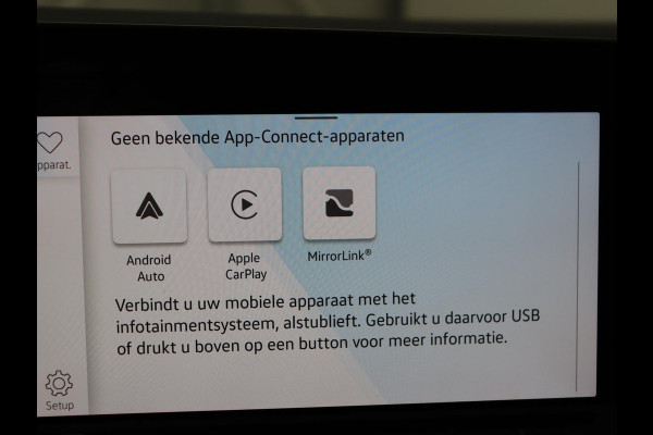 Volkswagen Golf 1.0 eTSI Life | Carplay | Sfeerverlichting | Adaptive cruise | Navigatie | Parkeerhulp | Full LED | Climate control | Bluetooth