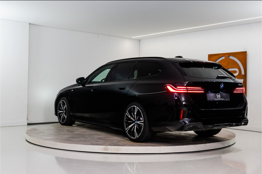 BMW 5 Serie Touring 530e High Executive M Sport 300PK | Pano | H/K | Sfeer | Driving Ass. Pro | Fabrieksgarantie