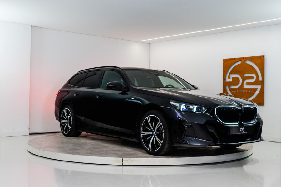 BMW 5 Serie Touring 530e High Executive M Sport 300PK | Pano | H/K | Sfeer | Driving Ass. Pro | Fabrieksgarantie