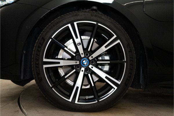 BMW 5 Serie Touring 530e High Executive M Sport 300PK | Pano | H/K | Sfeer | Driving Ass. Pro | Fabrieksgarantie