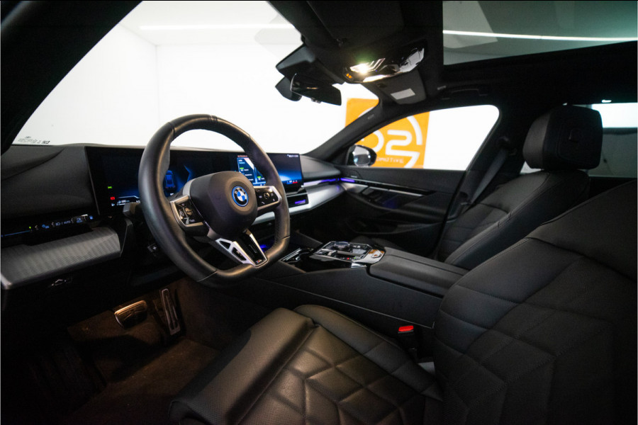 BMW 5 Serie Touring 530e High Executive M Sport 300PK | Pano | H/K | Sfeer | Driving Ass. Pro | Fabrieksgarantie