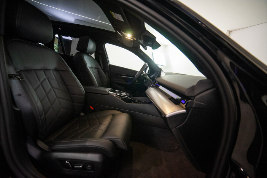 BMW 5 Serie Touring 530e High Executive M Sport 300PK | Pano | H/K | Sfeer | Driving Ass. Pro | Fabrieksgarantie