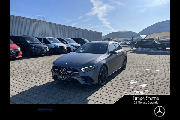 Mercedes-Benz A-Klasse 250e AMG ** MAGNO GRAU MAN - PANO, HuD, MEM, 19-inch LMV, DISTR, MBUX+ ** FULL OPTIONS, 1e EIG ** ** INFORMEER OOK NAAR ONZE AANTREKKELIJKE FINANCIAL-LEASE TARIEVEN **