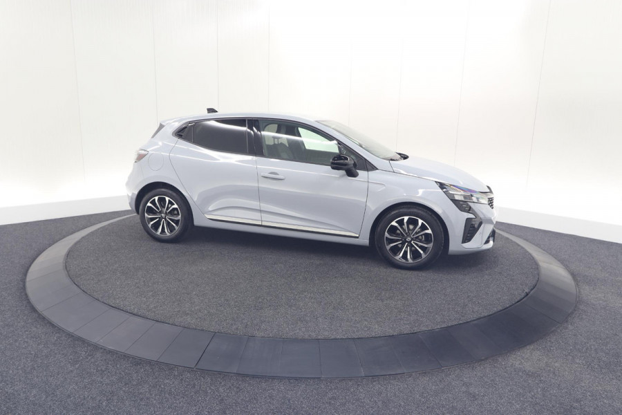 Renault Clio TCe 90 GPF techno | 360 Camera | Adaptieve Cruise Control | 9.3 Inch Groot Scherm | voor- en achtersensoren