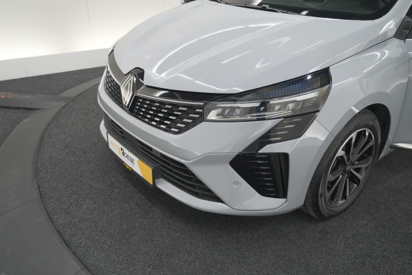 Renault Clio TCe 90 GPF techno | 360 Camera | Adaptieve Cruise Control | 9.3 Inch Groot Scherm | voor- en achtersensoren