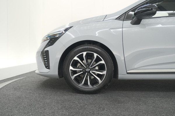 Renault Clio TCe 90 GPF techno | 360 Camera | Adaptieve Cruise Control | 9.3 Inch Groot Scherm | voor- en achtersensoren