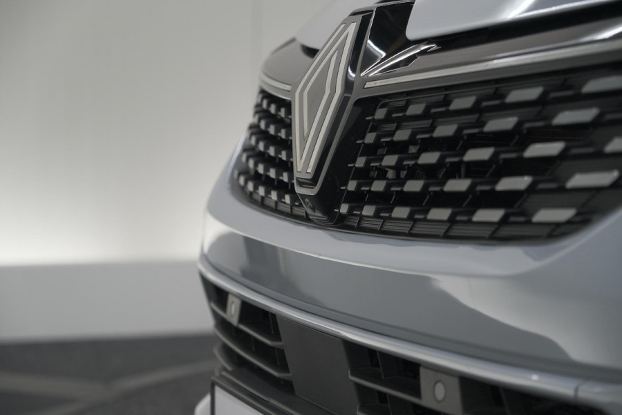 Renault Clio TCe 90 GPF techno | 360 Camera | Adaptieve Cruise Control | 9.3 Inch Groot Scherm | voor- en achtersensoren