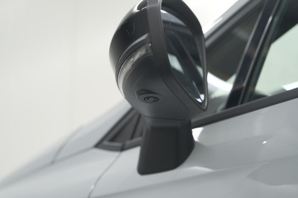 Renault Clio TCe 90 GPF techno | 360 Camera | Adaptieve Cruise Control | 9.3 Inch Groot Scherm | voor- en achtersensoren