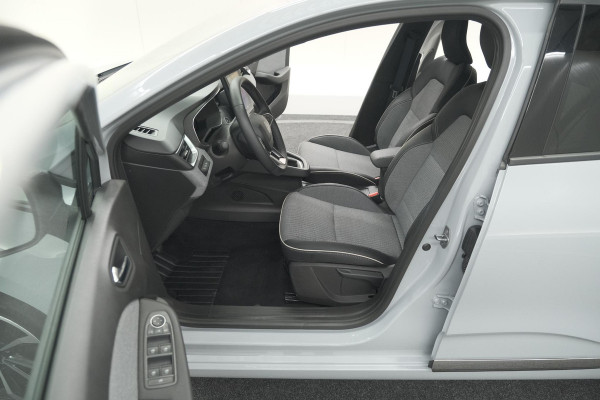 Renault Clio TCe 90 GPF techno | 360 Camera | Adaptieve Cruise Control | 9.3 Inch Groot Scherm | voor- en achtersensoren