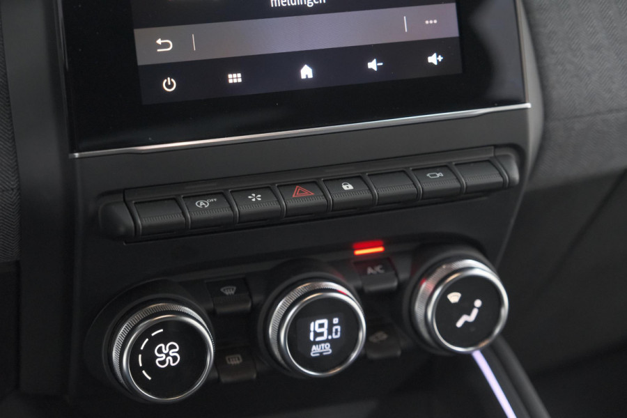 Renault Clio TCe 90 GPF techno | 360 Camera | Adaptieve Cruise Control | 9.3 Inch Groot Scherm | voor- en achtersensoren