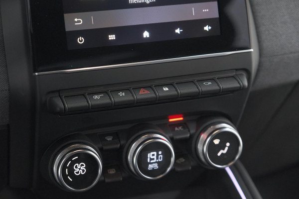 Renault Clio TCe 90 GPF techno | 360 Camera | Adaptieve Cruise Control | 9.3 Inch Groot Scherm | voor- en achtersensoren