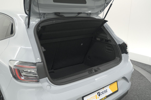 Renault Clio TCe 90 GPF techno | 360 Camera | Adaptieve Cruise Control | 9.3 Inch Groot Scherm | voor- en achtersensoren