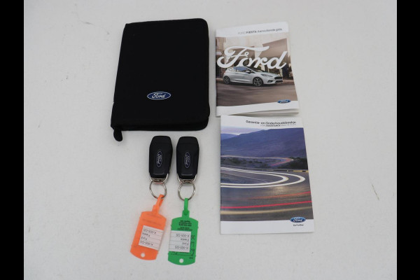 Ford Fiesta 1.0 EcoBoost Titanium | 33.700km NAP | Carplay | Climate control | Parkeerhulp | Cruise control | Full LED | DAB | Bluetooth