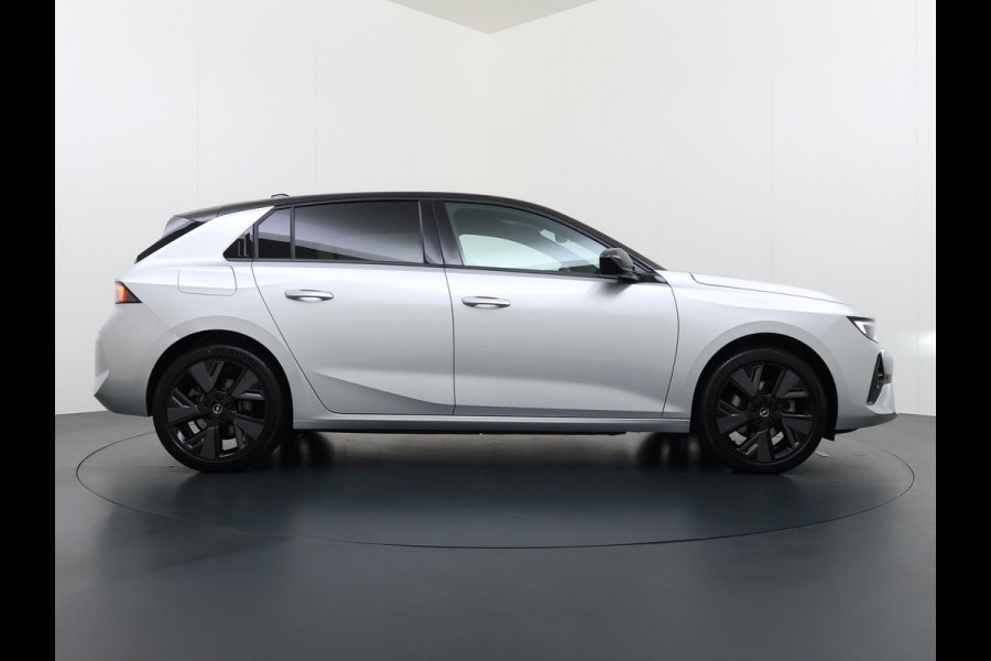 Opel Astra Electric 54 kWh VAN € 27.900,- VOOR € 25.440,- UW LENTEVOORDEEL € 2.460,-! | GS | 3-FASE | SOH 95% | AFNEEMBARE TREKHAAK | NET ONDERHOUD GEHAD / DIRECT LEVERBAAR | STOEL- & STUURVERWARMING | 360° CAMERA | ORIGINEEL NL AUTO |