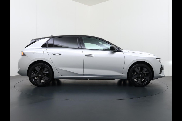 Opel Astra Electric 54 kWh VAN € 27.900,- VOOR € 25.440,- UW LENTEVOORDEEL € 2.460,-! | GS | 3-FASE | SOH 95% | AFNEEMBARE TREKHAAK | NET ONDERHOUD GEHAD / DIRECT LEVERBAAR | STOEL- & STUURVERWARMING | 360° CAMERA | ORIGINEEL NL AUTO |