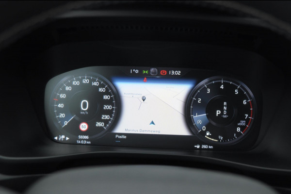 Volvo XC40 T3 163PK Automaat R-Design Adaptieve cruise control / Leder met alcantara bekleding / Parkeersensoren met camera / Trekhaak / stoel - en stuurverwarming / Apple carplay