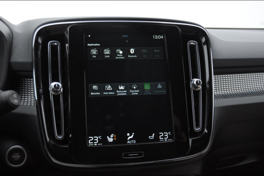 Volvo XC40 T3 163PK Automaat R-Design Adaptieve cruise control / Leder met alcantara bekleding / Parkeersensoren met camera / Trekhaak / stoel - en stuurverwarming / Apple carplay