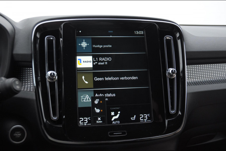 Volvo XC40 T3 163PK Automaat R-Design Adaptieve cruise control / Leder met alcantara bekleding / Parkeersensoren met camera / Trekhaak / stoel - en stuurverwarming / Apple carplay