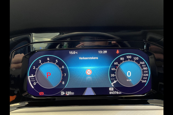 Volkswagen Golf 1.0 eTSI Life DSG Panoramadak Adaptive-Cruise 24 maanden garantie mogelijk (*vraag naar de voorwaarden)