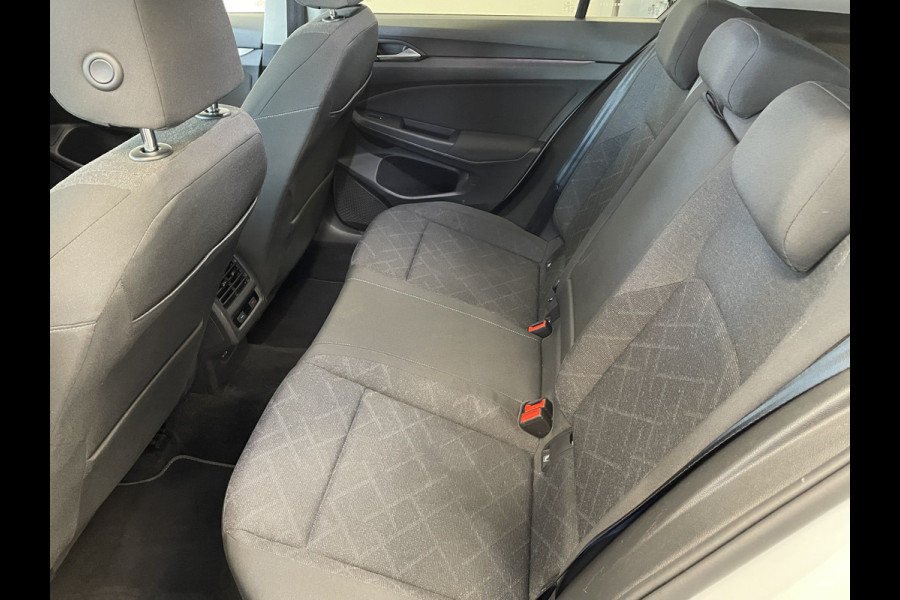 Volkswagen Golf 1.0 eTSI Life DSG Panoramadak Adaptive-Cruise 24 maanden garantie mogelijk (*vraag naar de voorwaarden)