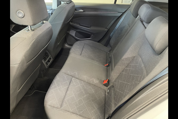 Volkswagen Golf 1.0 eTSI Life DSG Panoramadak Adaptive-Cruise 24 maanden garantie mogelijk (*vraag naar de voorwaarden)