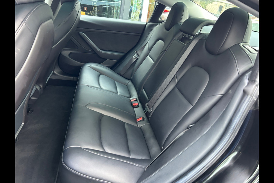 Tesla Model 3 Standard RWD Plus 60 kWh SOH 100% Trekhaak (1.000kg) 19 INCH Velgen Rijklaarprijs!