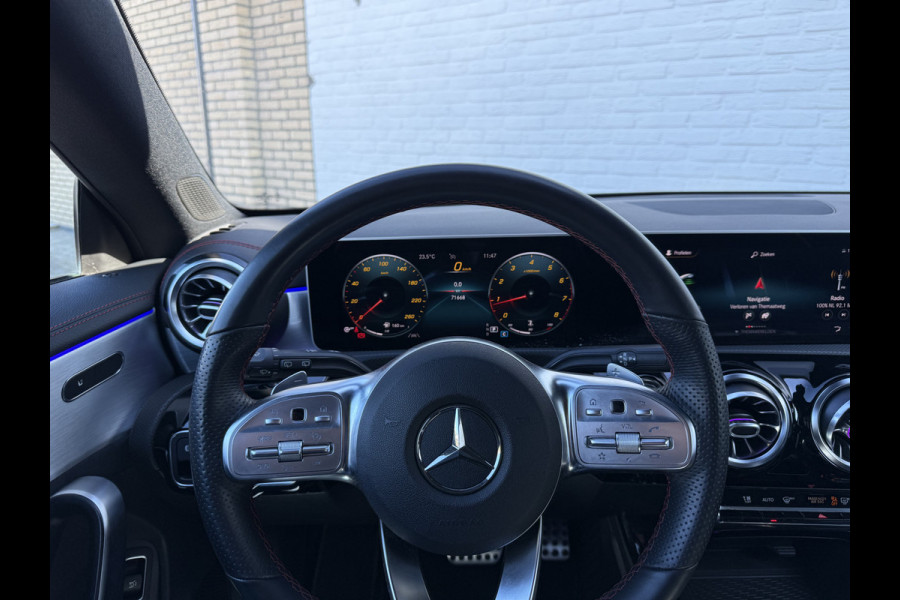 Mercedes-Benz CLA-Klasse Shooting Brake 200 Business Solution AMG | Pano | Ambient Light | LED | Camera | 19 inch