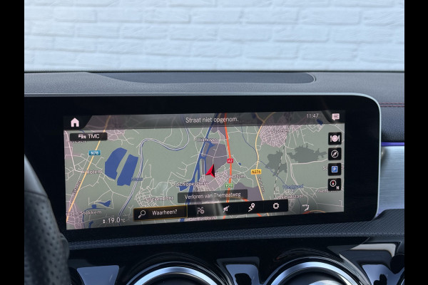 Mercedes-Benz CLA-Klasse Shooting Brake 200 Business Solution AMG | Pano | Ambient Light | LED | Camera | 19 inch