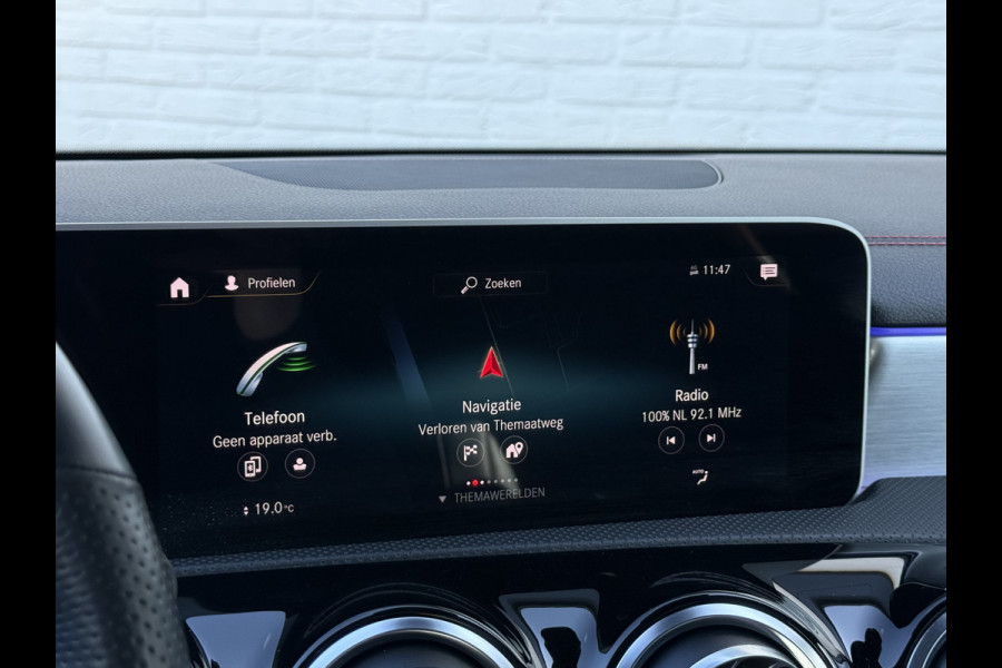 Mercedes-Benz CLA-Klasse Shooting Brake 200 Business Solution AMG | Pano | Ambient Light | LED | Camera | 19 inch