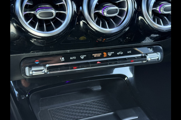 Mercedes-Benz CLA-Klasse Shooting Brake 200 Business Solution AMG | Pano | Ambient Light | LED | Camera | 19 inch