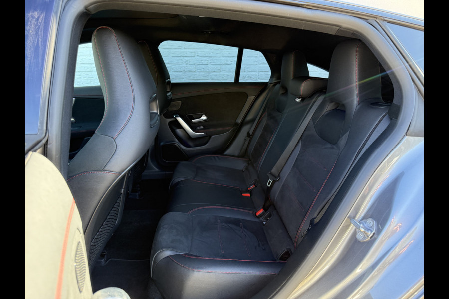 Mercedes-Benz CLA-Klasse Shooting Brake 200 Business Solution AMG | Pano | Ambient Light | LED | Camera | 19 inch