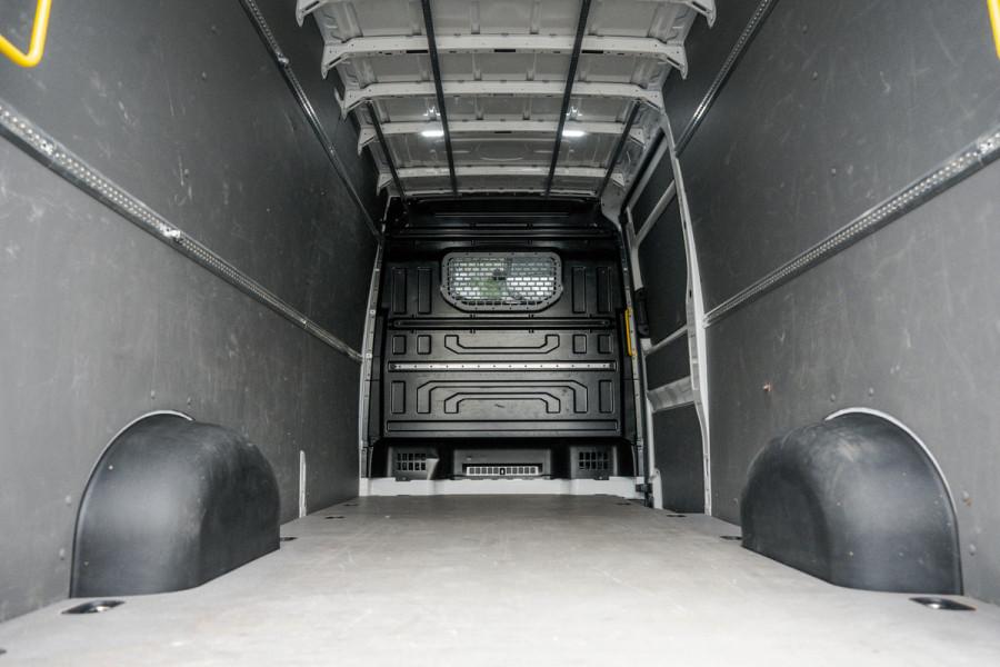 Volkswagen Crafter 2.0 TDI L4H3 | Facelift | Automaat | Carplay | Camera | Cruise | Navi | Airco | PDC