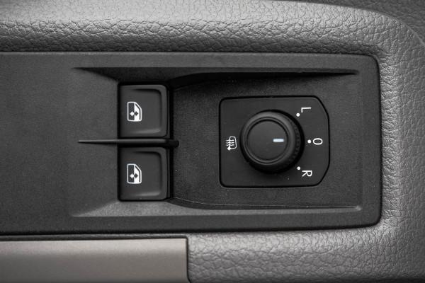 Volkswagen Crafter 2.0 TDI L4H3 | Facelift | Automaat | Carplay | Camera | Cruise | Navi | Airco | PDC