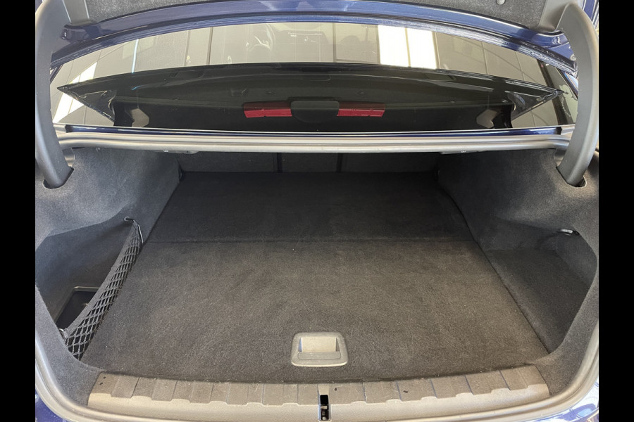 BMW 3-serie 320e High Executive M-sport Full-led VCP Navigatie 19"LM